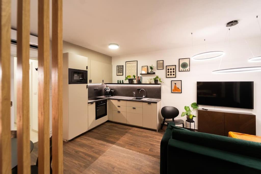 Green Garden Sauna Apartment 브르노 외부 사진